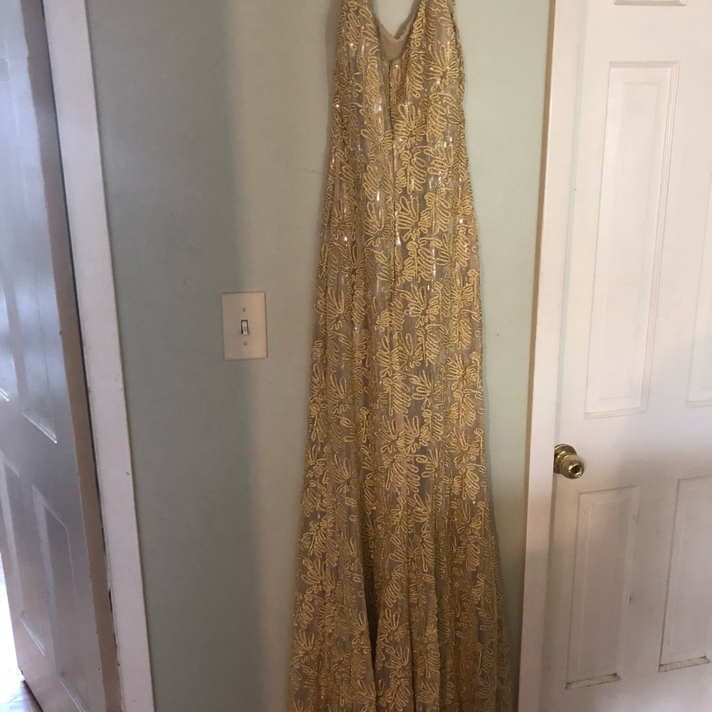 Badgley Mischka Gold evening dress😍😍